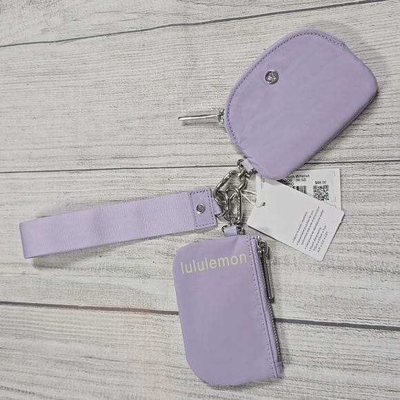 NWT Lululemon Dual Pouch Wristlet - Picture 5 of 6